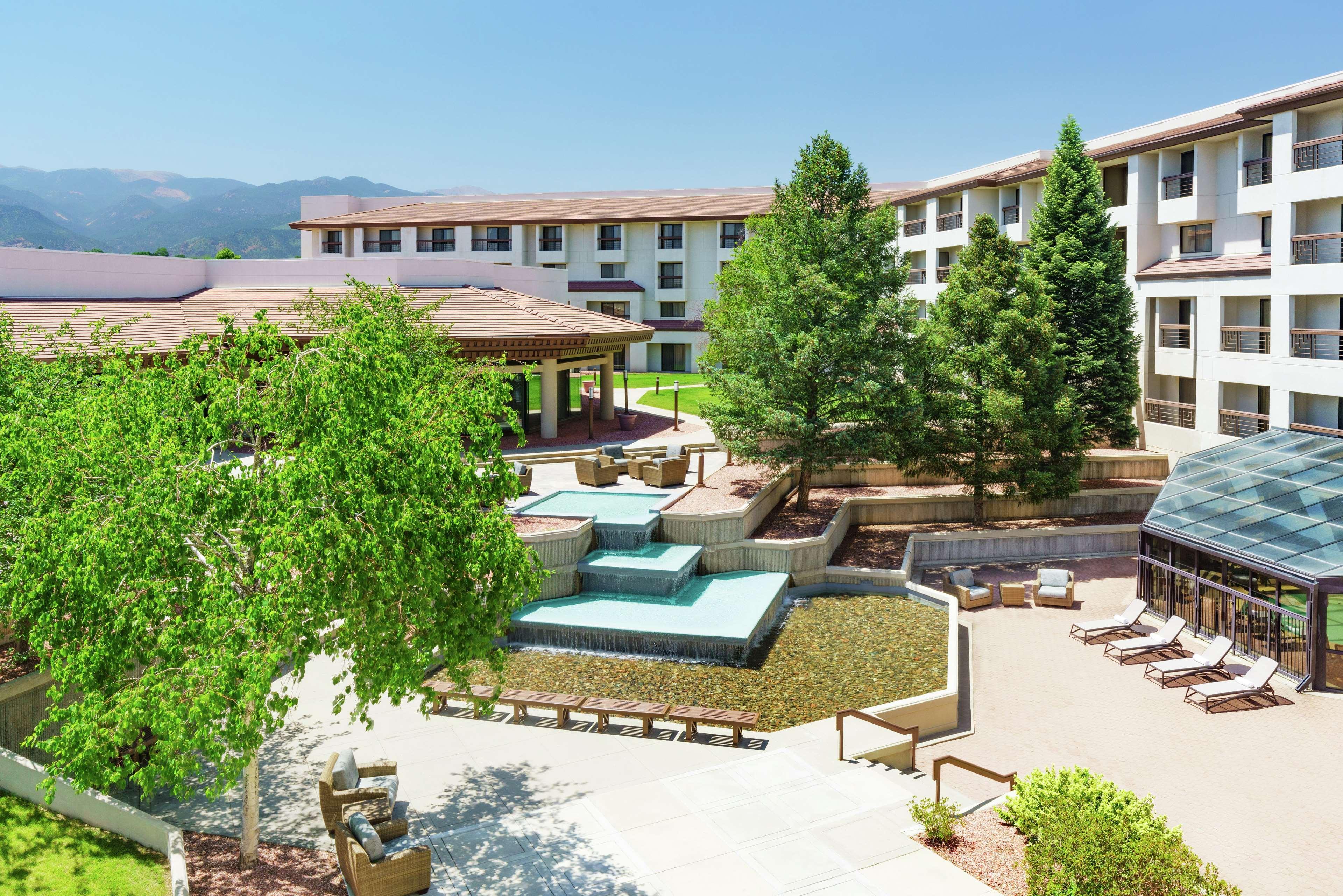 Hotel Doubletree By Hilton Colorado Springs Exteriér fotografie